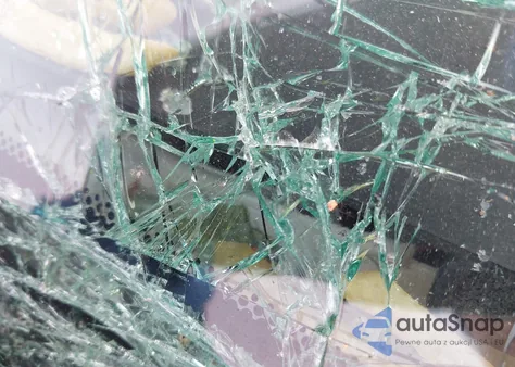 2011 Toyota Tundra Grade 5.7L V8 z USA, uszkodzony, nr VIN 5TFDY5F10BX182879